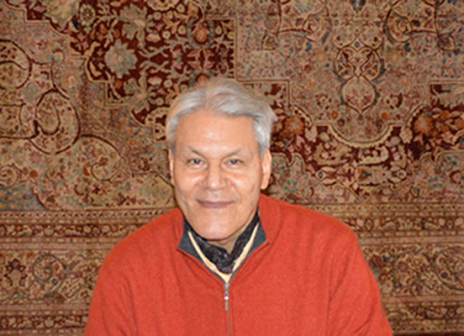 Hossein Fayaz perizia un lotto di tappeti a brscia